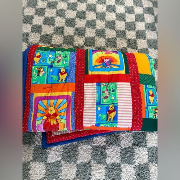 VTG Hand Tied Hand Made Pooh & Friends Disney Multi Color Patchwork Quilt RARE - Picture 10 of 12